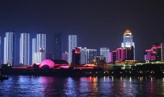 武汉光谷风情街灯光秀时间 武汉灯光秀