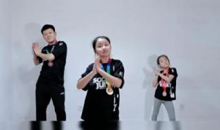 wakawaka什么时候出的 南非世界杯主题曲中Waka Waka什么意思